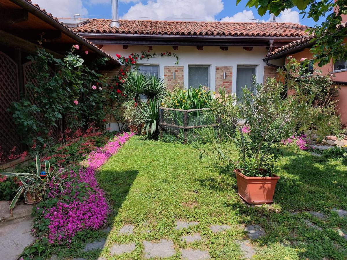 Holydays Home Little Frog Agliano Terme Exterior foto