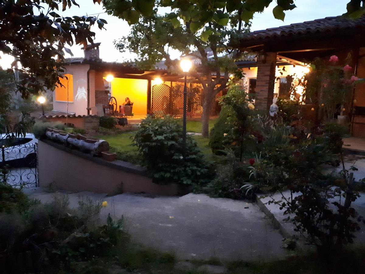 Holydays Home Little Frog Agliano Terme Exterior foto
